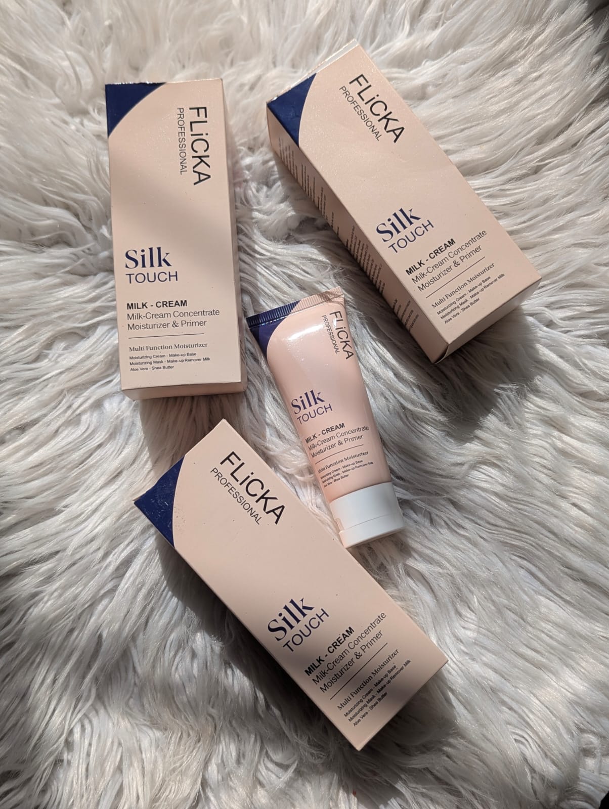 Flicka Professional Silk Touch Milk Cream - 2-in-1 Moisturizer & Makeup Primer (60g)